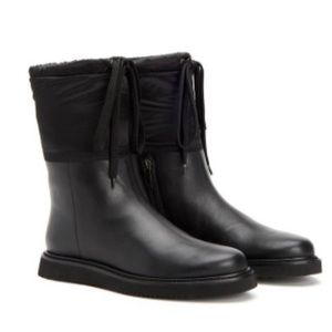 AQUATALIA Gorgeous Weatherproof Leather Boots black. size 9. Originally US$595.
